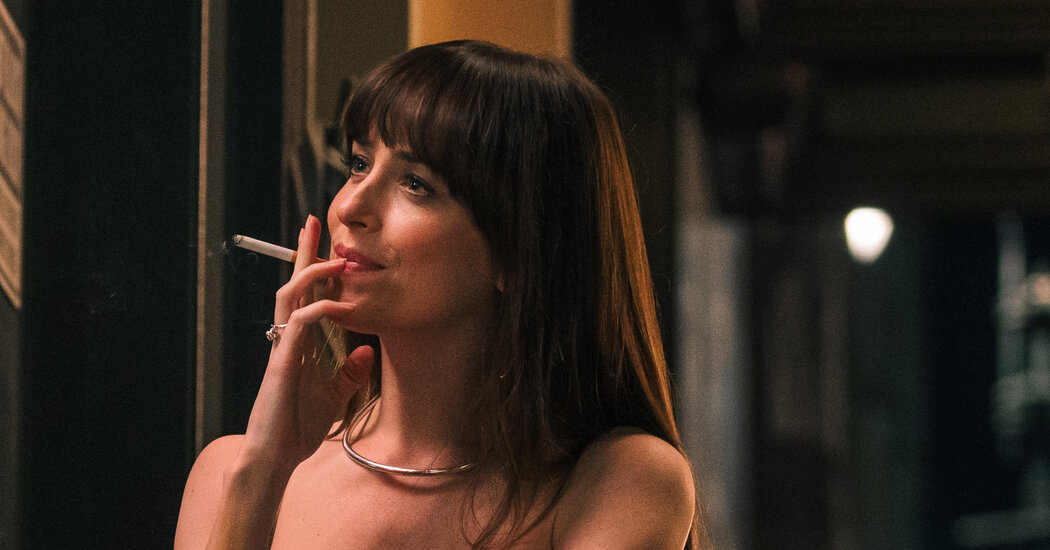De romantiek van het roken verbeeld door Dakota Johnson in Materialists | snapshot uit trailer